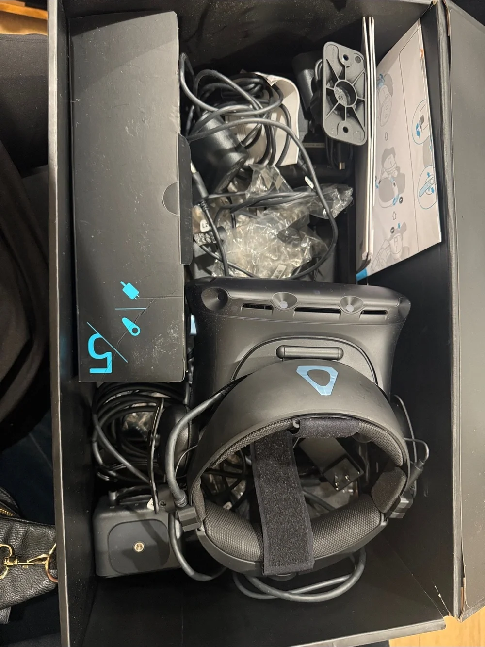 HTC Vive Headset - Black with Blue Logo